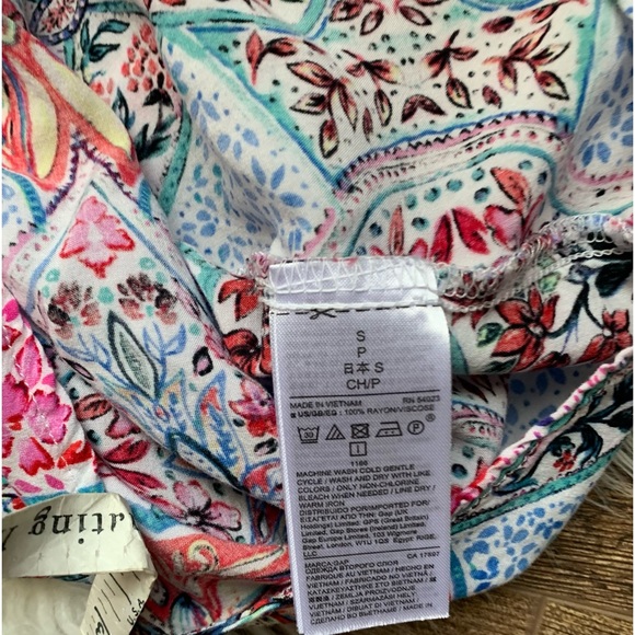 Gap V Neck Rayon Top - Picture 8 of 10